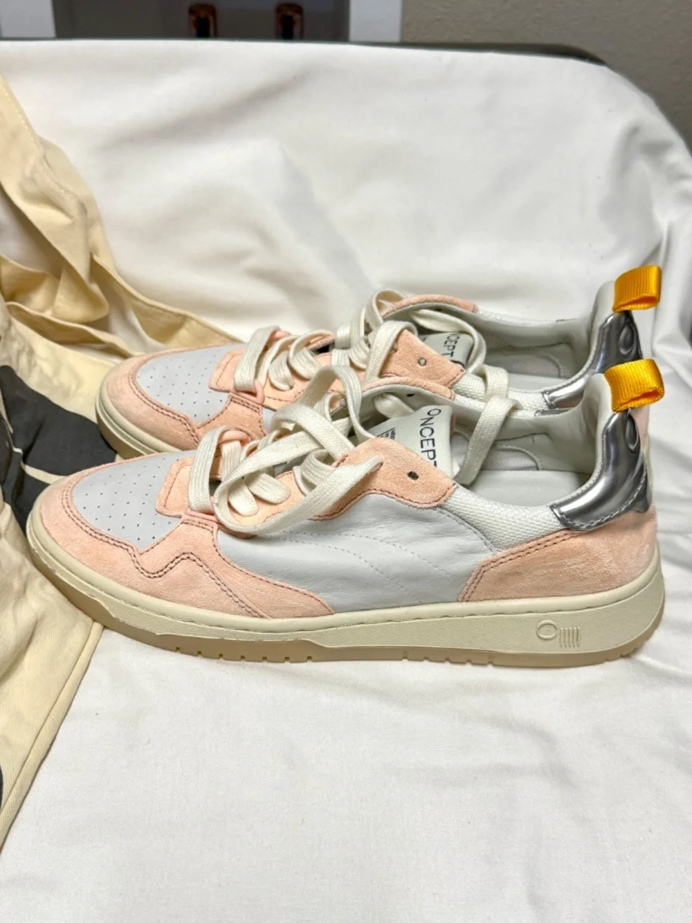 SALE! Oncept Phoenix Electric Peach Sneakers Women’s Size 7.5 New in Box